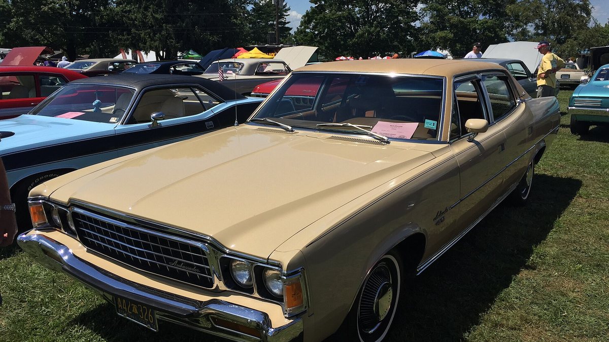 1973 AMC Ambassador Brougham sedan in beige with cinnamon and a 401 V8 at 2015 Macungie show 01