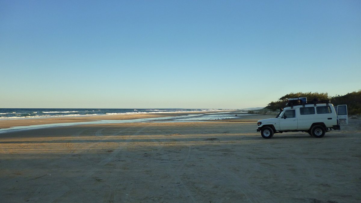 4WD at the beach - essentially Fraser Island