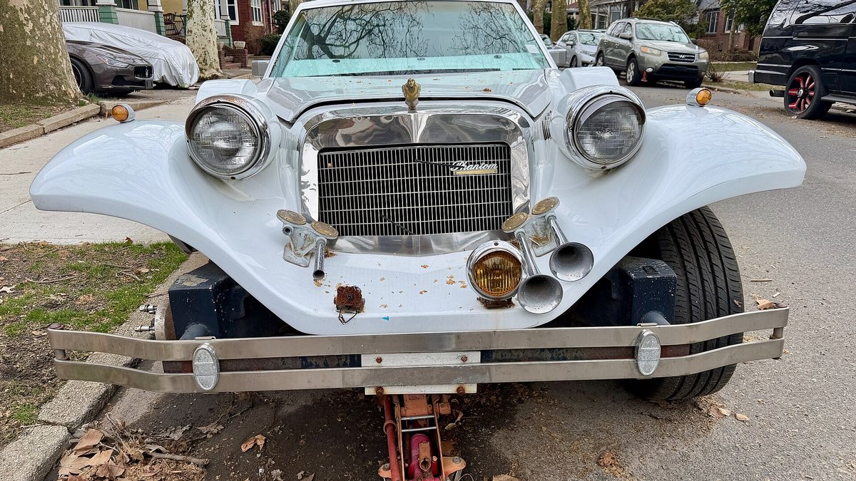 1985 Lincoln Town Car Excalibur Limousine - 10