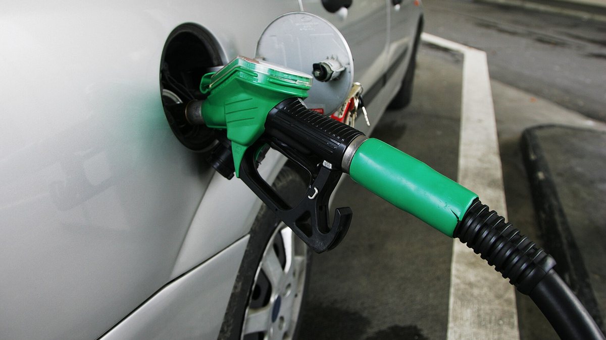 Petrol pump mp3h0354